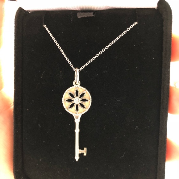 Tiffany and Co necklace - Picture 3 of 3